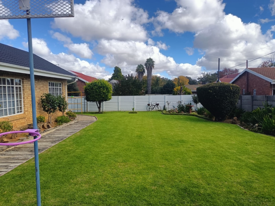 3 Bedroom Property for Sale in Naudeville Free State